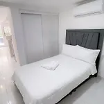 Luxury Beach House - Studio With Jacuzzi & Patio